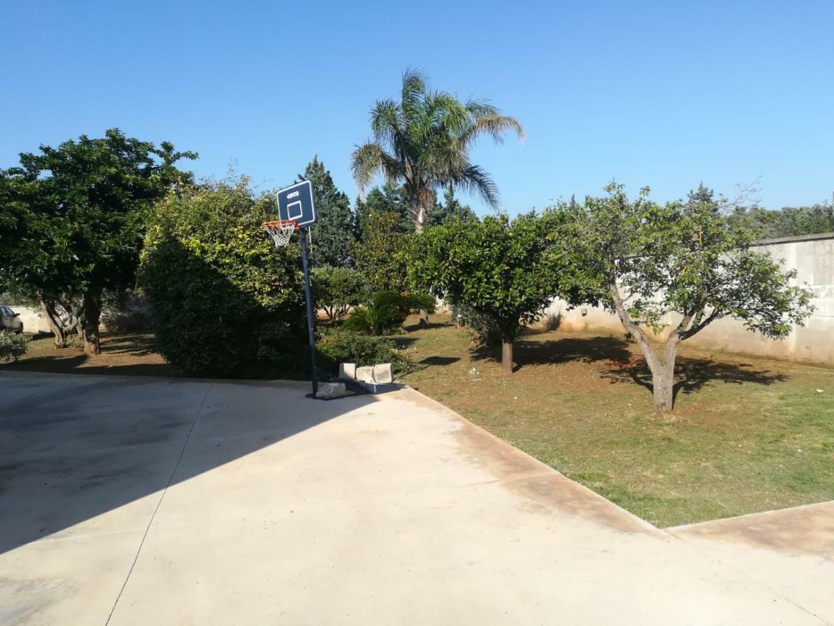 Il Giardino Degli Ulivi Bed & Breakfast กาลาตีนา ภายนอก รูปภาพ