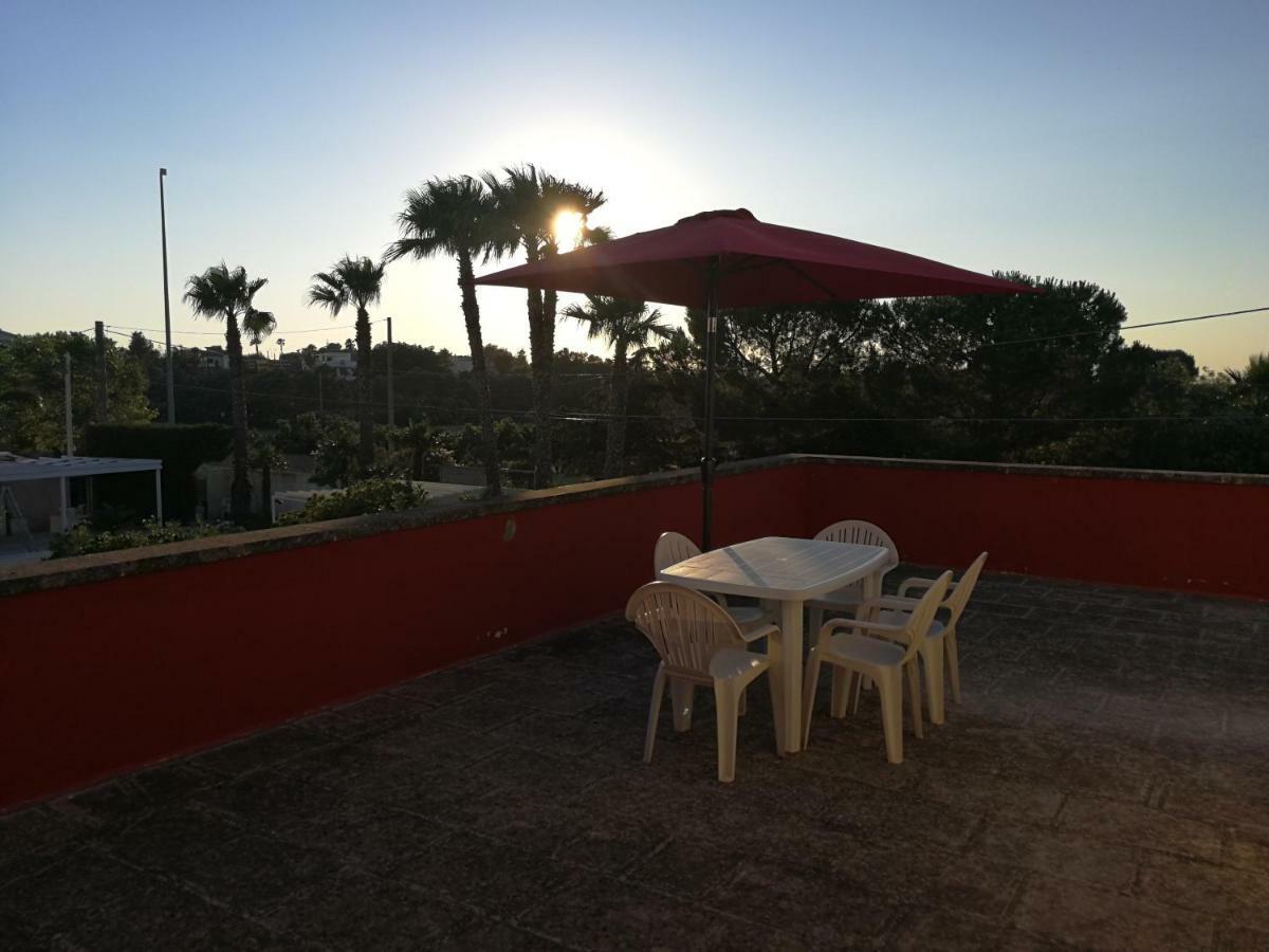 Il Giardino Degli Ulivi Bed & Breakfast กาลาตีนา ภายนอก รูปภาพ